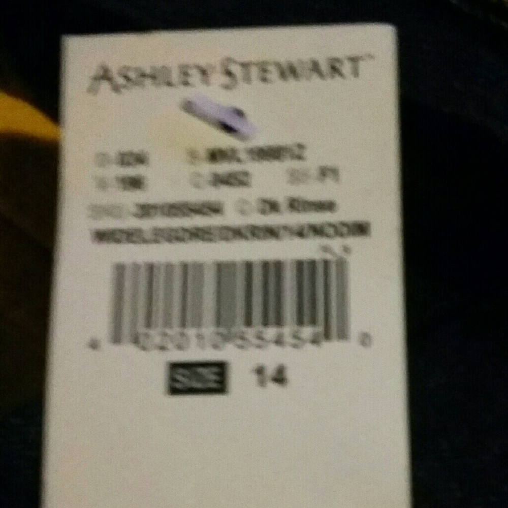 Dark rinse jeans